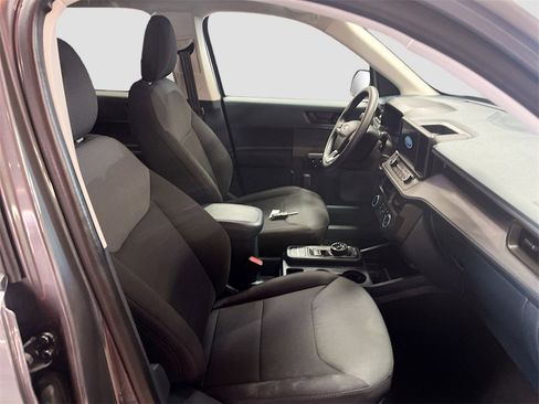 Used 2022 Ford Maverick XL image 25