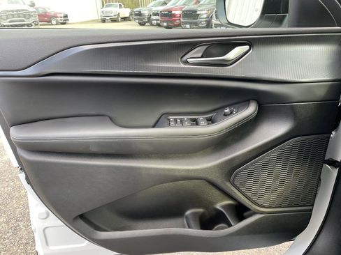 New 2025 Jeep Grand Cherokee Laredo w/ MOPAR Finishing Package image 29