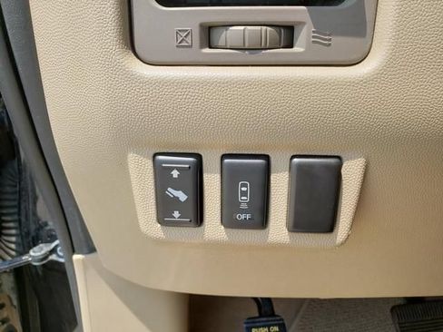Used 2012 Nissan Titan SV w/ SV Premium Utility Pkg AWD/4WD image 22
