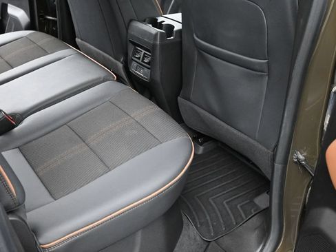 Used 2024 GMC Canyon AT4 w/ Canyon Safety Plus Package AWD/4WD image 11