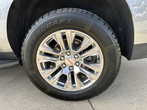 Certified 2023 GMC Yukon XL Denali image 21