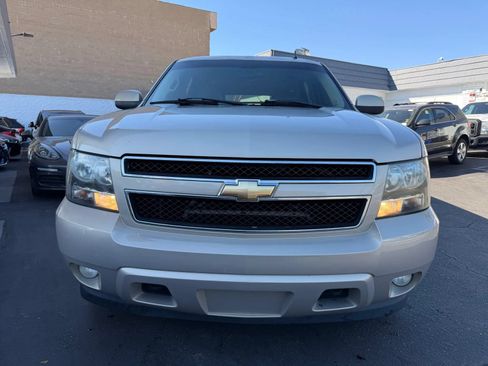 Used 2007 Chevrolet Suburban LT w/ LT Preferred Equipment Group AWD/4WD image 7