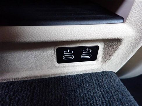 Used 2022 BMW 530e xDrive w/ Premium Package image 6