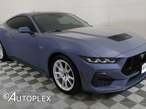 Used 2025 Ford Mustang GT Premium RWD image 3