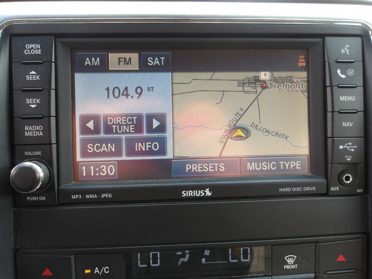 Used 2011 Jeep Grand Cherokee Overland AWD/4WD image 13
