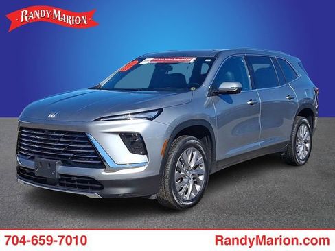 Used 2025 Buick Enclave Preferred image 1