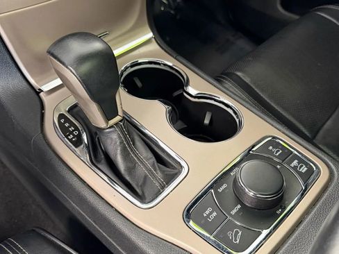 Used 2016 Jeep Grand Cherokee Overland image 24