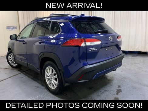 Used 2022 Toyota Corolla Cross LE AWD/4WD image 5