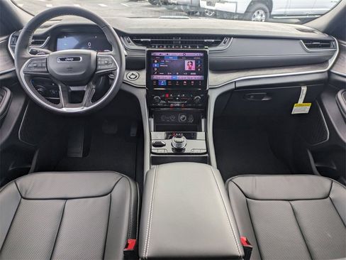 New 2025 Jeep Grand Cherokee Limited 4xe image 16