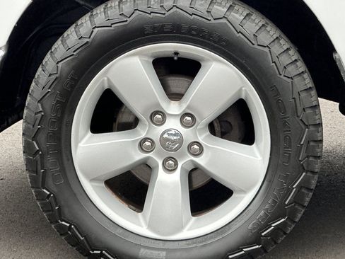 Used 2018 RAM 1500 Classic SLT w/ Luxury Group AWD/4WD image 32