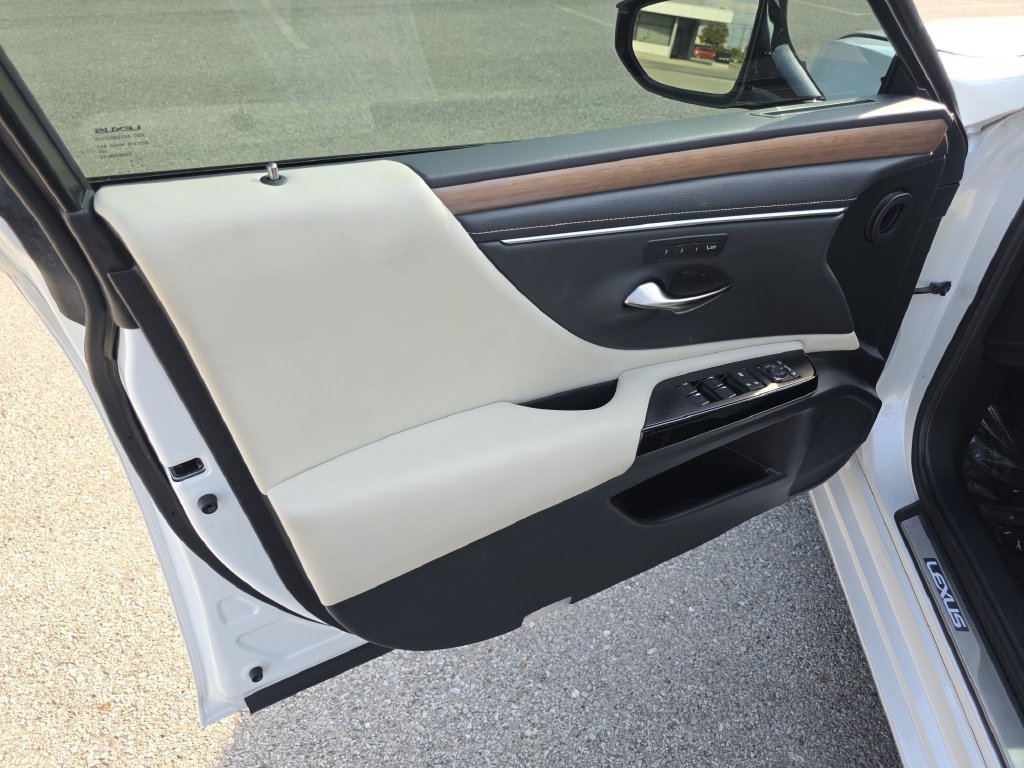 Certified 2023 Lexus ES 350 w/ Premium Package FWD image 16