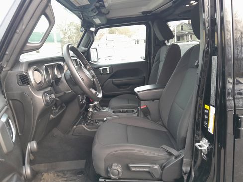 Used 2022 Jeep Gladiator Sport image 12