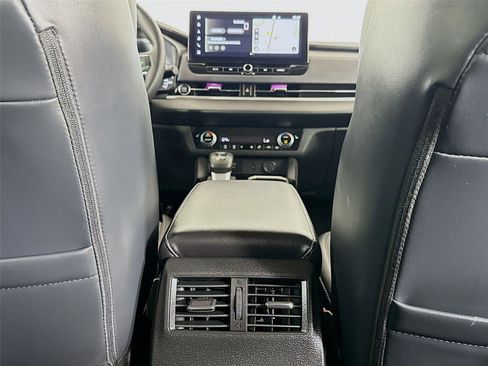 Used 2025 Mitsubishi Outlander SE image 22