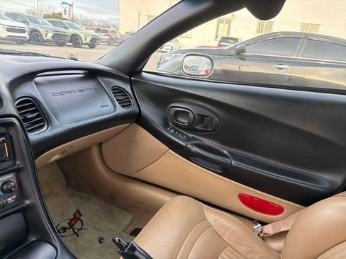 Used 2002 Chevrolet Corvette Convertible w/ Preferred Equipment Group2 image 17