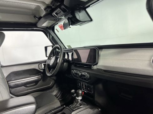 Certified 2024 Jeep Wrangler Sport S image 28