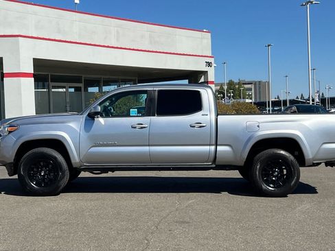 Certified 2022 Toyota Tacoma SR5 RWD image 9
