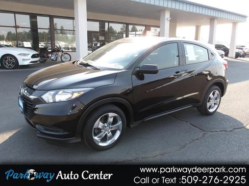 Used 2017 Honda HR-V LX image 1