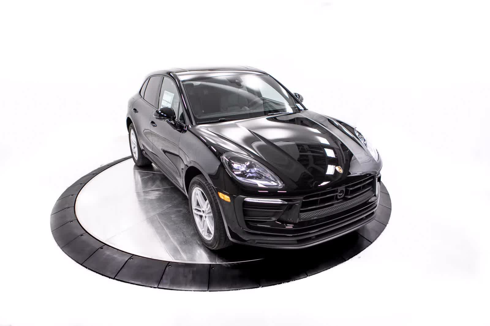 Certified 2026 Porsche Macan AWD/4WD image 27