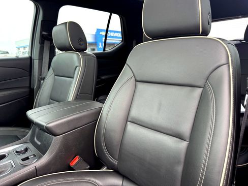Used 2023 Chevrolet Traverse Premier w/ Redline Edition image 13