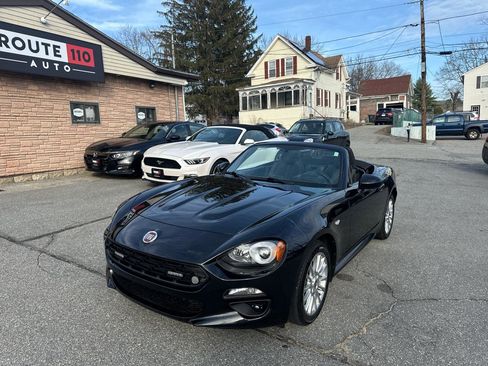 Used 2017 FIAT 124 Spider Classica image 2