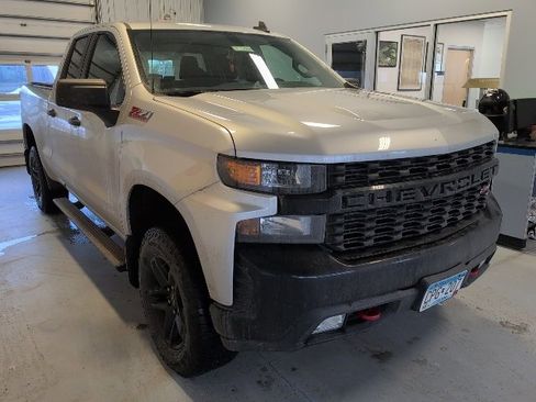 Used 2019 Chevrolet Silverado 1500 Custom Trail Boss w/ Custom Convenience Package image 5