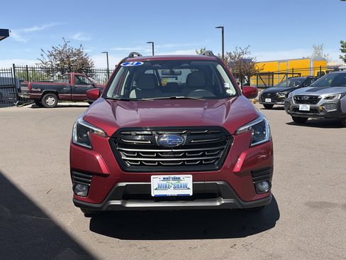 Used 2023 Subaru Forester Premium AWD/4WD image 2