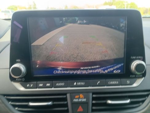 Used 2024 Nissan Altima 2.5 SV image 22