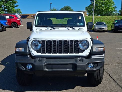 Used 2025 Jeep Wrangler Sport AWD/4WD image 2