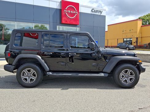 Used 2022 Jeep Wrangler Unlimited Sport AWD/4WD image 8
