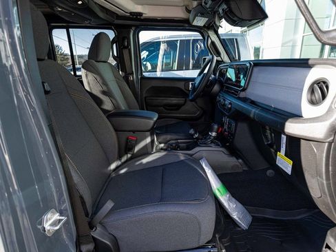 New 2026 Jeep Gladiator Sport AWD/4WD image 24