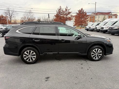 Used 2022 Subaru Outback Premium image 39