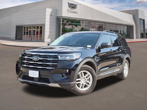 Used 2025 Ford Explorer Active w/ Active Comfort Package RWD image 1