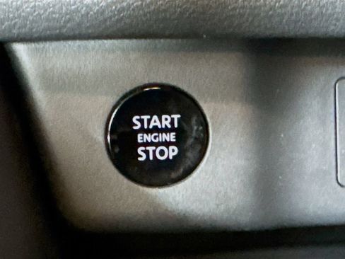 Used 2026 Nissan Rogue S FWD image 34