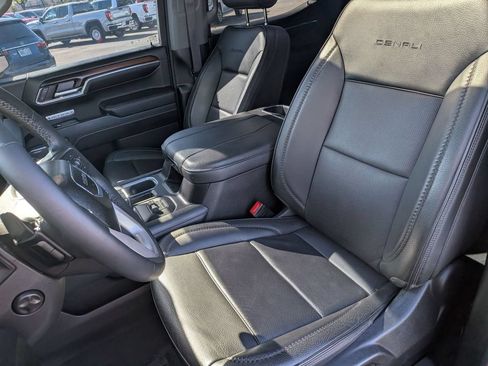 Used 2024 GMC Sierra 1500 Denali w/ Technology Package AWD/4WD image 13