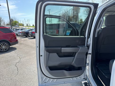 Used 2025 Ford F150 XLT w/ Equipment Group 301A Standard AWD/4WD image 16