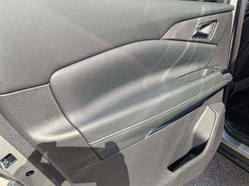 New 2026 Chevrolet Traverse LT image 11