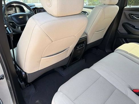 Used 2023 Chevrolet Traverse LS w/ Safety Package FWD image 19