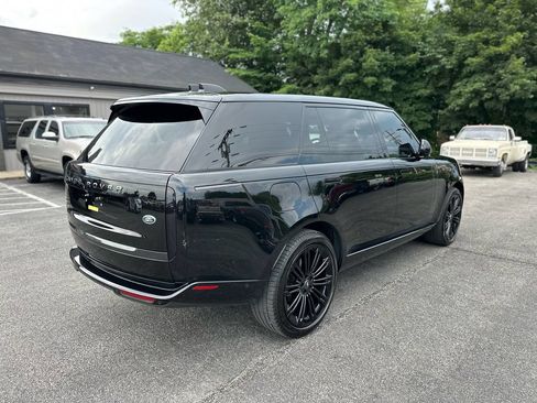Used 2023 Land Rover Range Rover Long Wheelbase SE AWD/4WD image 4