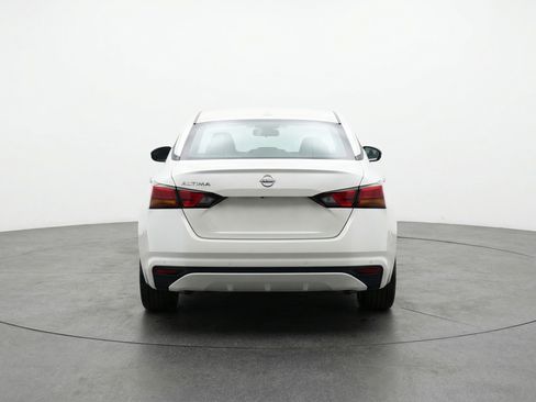 Used 2025 Nissan Altima 2.5 SV FWD image 7