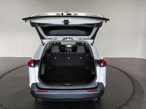 Used 2020 Toyota RAV4 XLE image 9