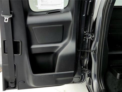 Certified 2019 Toyota Tacoma SR image 18