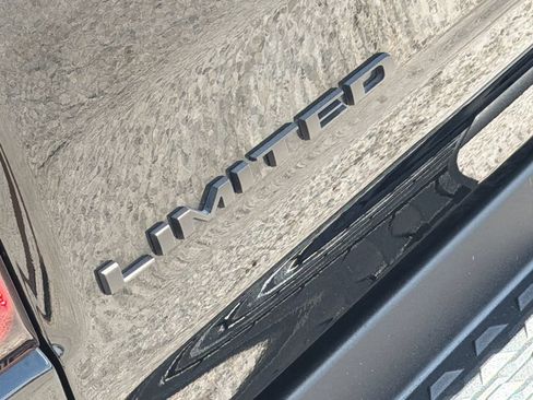 Used 2023 RAM 1500 Limited AWD/4WD image 11
