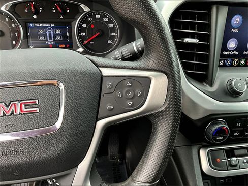 Certified 2023 GMC Acadia SLE w/ Driver Convenience Package image 21