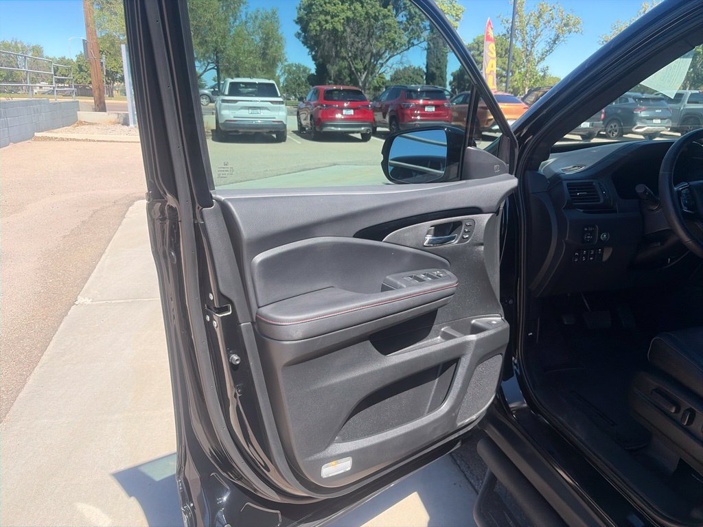 Used 2025 Honda Ridgeline Black Edition image 26