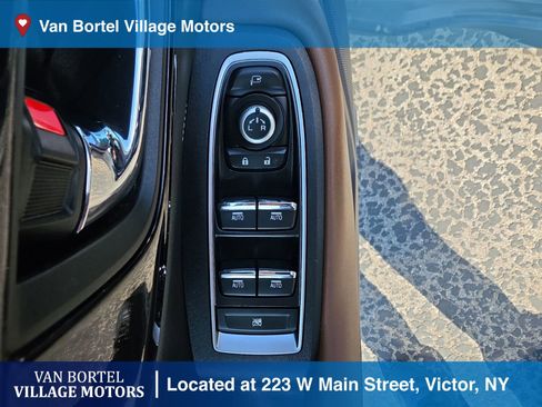 Used 2020 Subaru Outback Touring XT AWD/4WD image 12