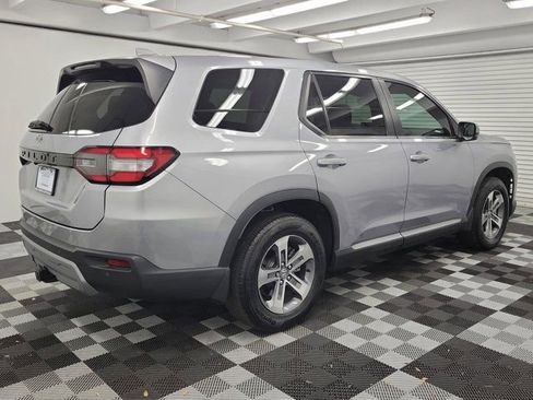 Certified 2025 Honda Pilot EX-L image 6