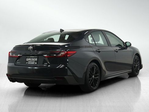 Used 2025 Toyota Camry SE image 5