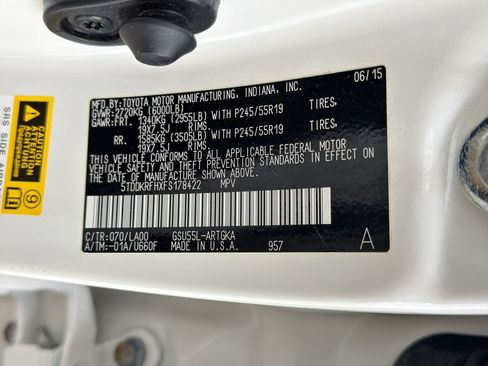 Used 2015 Toyota Highlander Limited Platinum AWD/4WD image 18