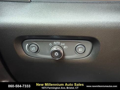 Used 2019 Chevrolet Traverse RS image 25