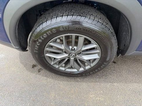 Used 2023 Nissan Rogue S FWD image 41